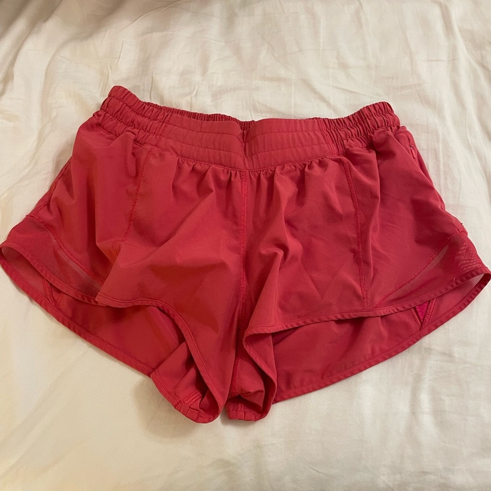 lululemon Hotty Hot Low-Rise Lined Short 2.5"
